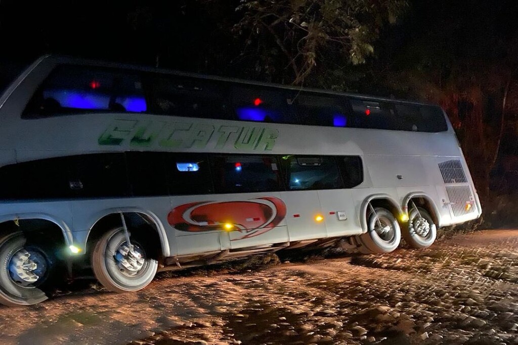 Ônibus da Eucatur levava delegação do Princesa do Solimões para Boa Vista Ônibus da Eucatur levava delegação do Princesa do Solimões para Boa Vista