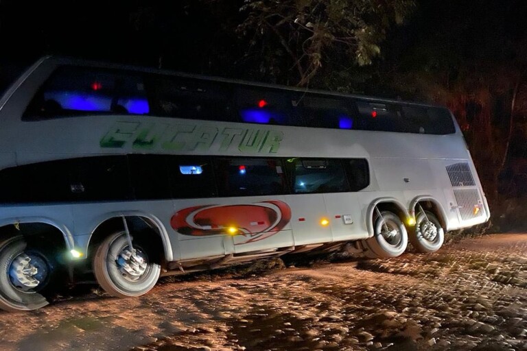 Ônibus da Eucatur levava delegação do Princesa do Solimões para Boa Vista