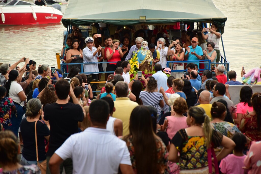 A procissão fluvial inicia às 16h, da Marina Meu Caso. (Foto: Nilzete Franco/FolhaBV) A procissão fluvial inicia às 16h, da Marina Meu Caso. (Foto: Nilzete Franco/FolhaBV)