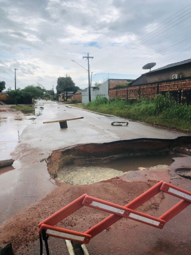 Prefeitura aponta rompimento de rede adutora da Caer. Foto: Reprodução/Redes Sociais