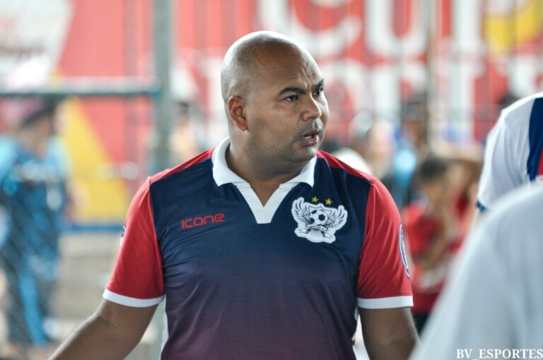 Roberto Araújo à frente do time da Asatur Sports. Credito: Hélio Garcias/BV Esportes