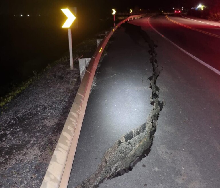 Rachadura na pista (Foto: Divulgação) 
