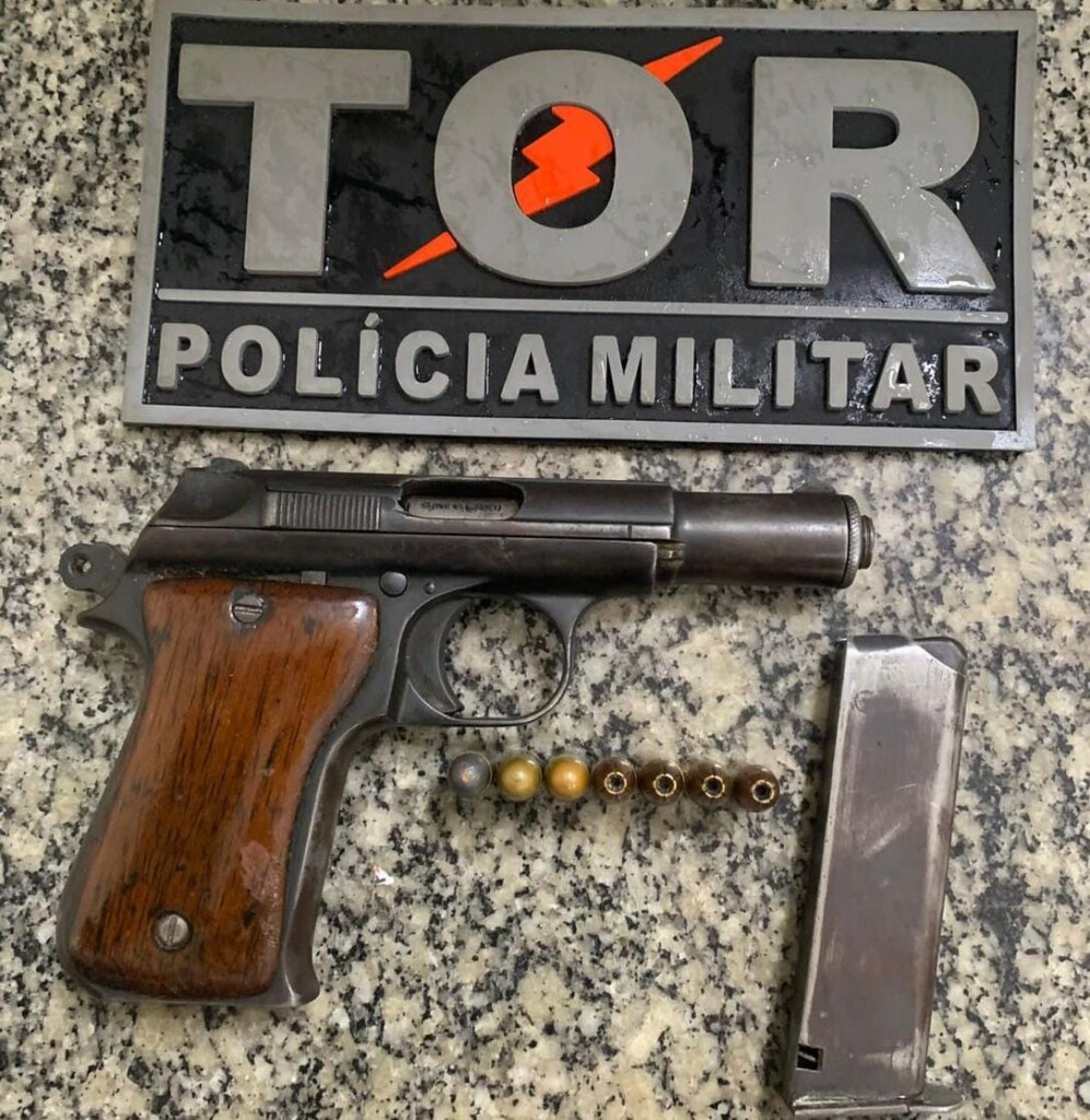 Material apreendido e apresentado na Central de Flagrantes (Foto: Divulgação)