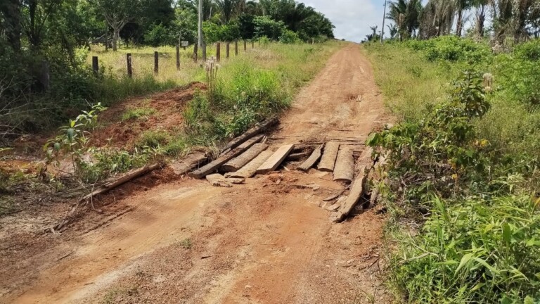 Situação de uma das pontes na vicinal 07 (Foto: Arquivo Pessoal)