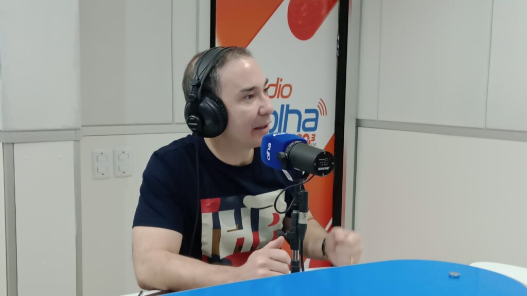 Duda Ramos falou sobre ações parlamentares no Agenda da Semana. (Foto: Estúdio/Folha FM) Duda Ramos falou sobre ações parlamentares no Agenda da Semana. (Foto: Estúdio/Folha FM)
