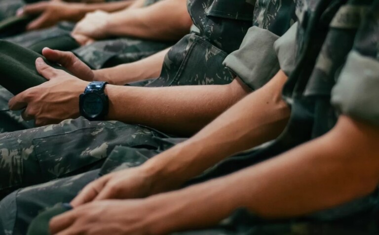 Escola não é quartel, aluno não é soldado