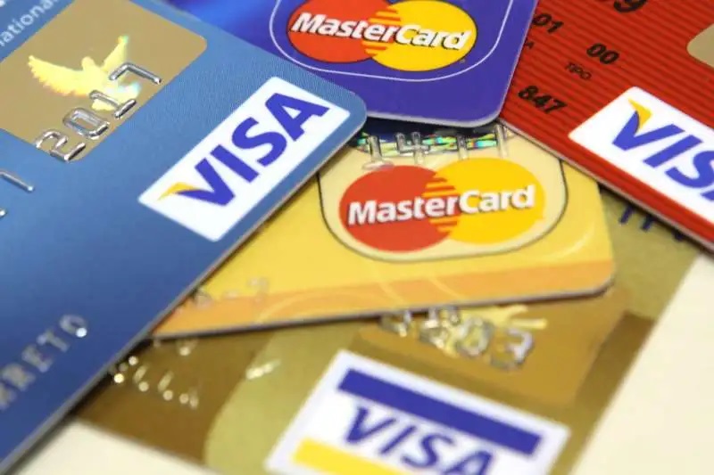 Cerca de 8 milhões de brasileiros podem ter suas mensalidades reajustadas em até 6,91% (Foto: Arquivo) Cerca de 8 milhões de brasileiros podem ter suas mensalidades reajustadas em até 6,91% (Foto: Arquivo)