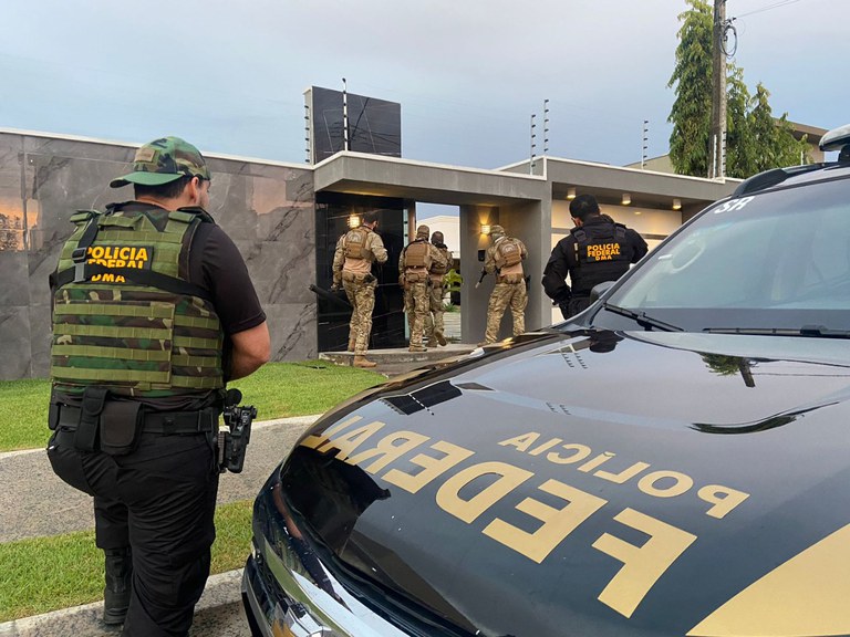 Os mandados estão sendo cumpridos hoje Os mandados estão sendo cumpridos hoje