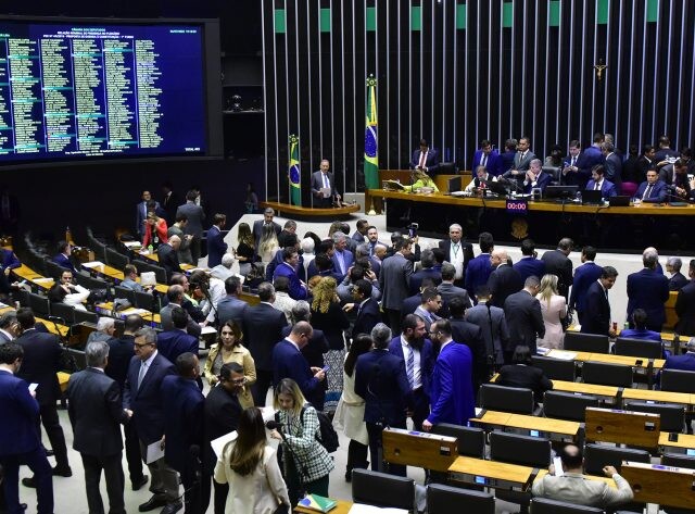 A alteração e manutenção foram feitas pelo relator da reforma, deputado Agnaldo Ribeiro (PP-PB). (Foto: Zeca Ribeiro/Câmara dos Deputados)