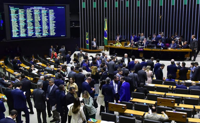A alteração e manutenção foram feitas pelo relator da reforma, deputado Agnaldo Ribeiro (PP-PB). (Foto: Zeca Ribeiro/Câmara dos Deputados)