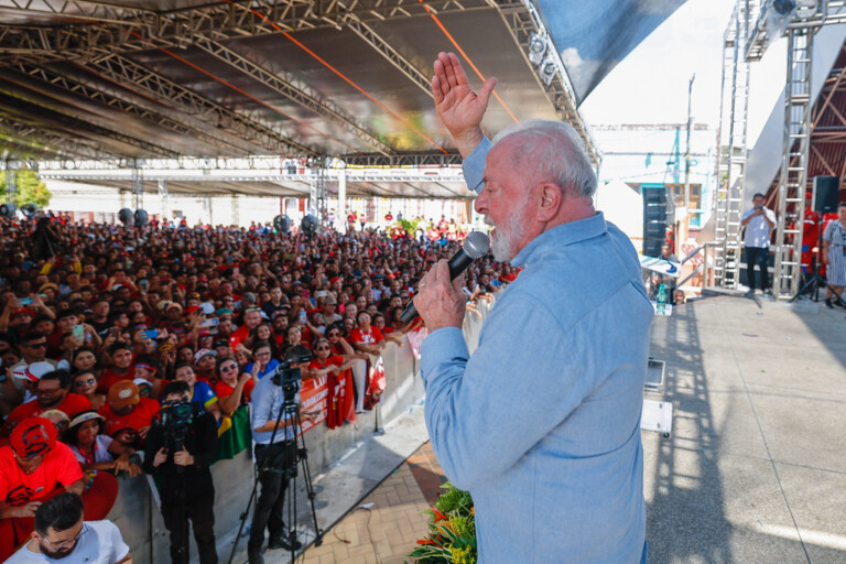 O presidente Luiz Inácio Lula da Silva durante cerimônia de assinatura do decreto que autoriza importação de energia da Venezuela para o Brasil (Foto: Ricardo Stuckert/PR)