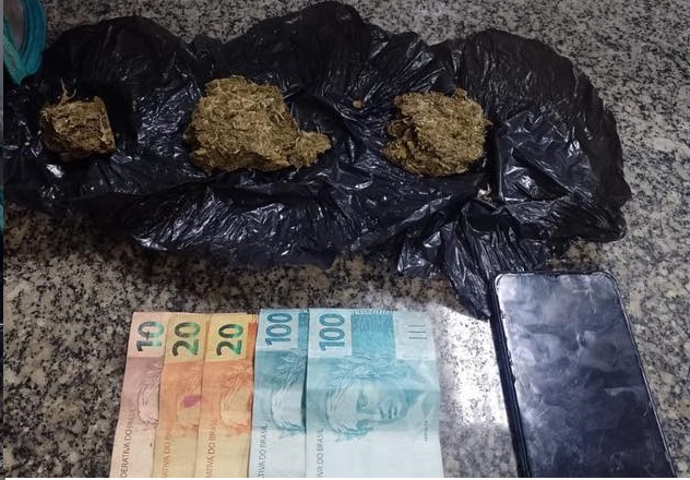 Droga apreendida foi levada á delegacia (Foto: Divulgação/PMRR)