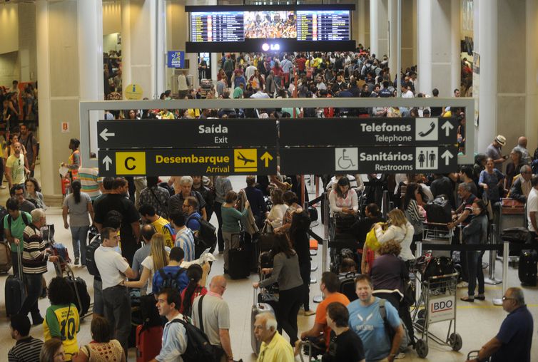 Clientes que compraram passagens em valor promocional foram afetados. Foto: EBC Clientes que compraram passagens em valor promocional foram afetados. Foto: EBC