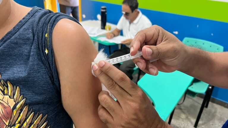 Campanha de multivacinação para crianças e adolescentes inicia neste sábado