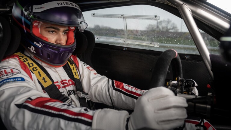 "Gran Turismo: Da Virtualidade às Pistas Reais" chega aos cinemas
