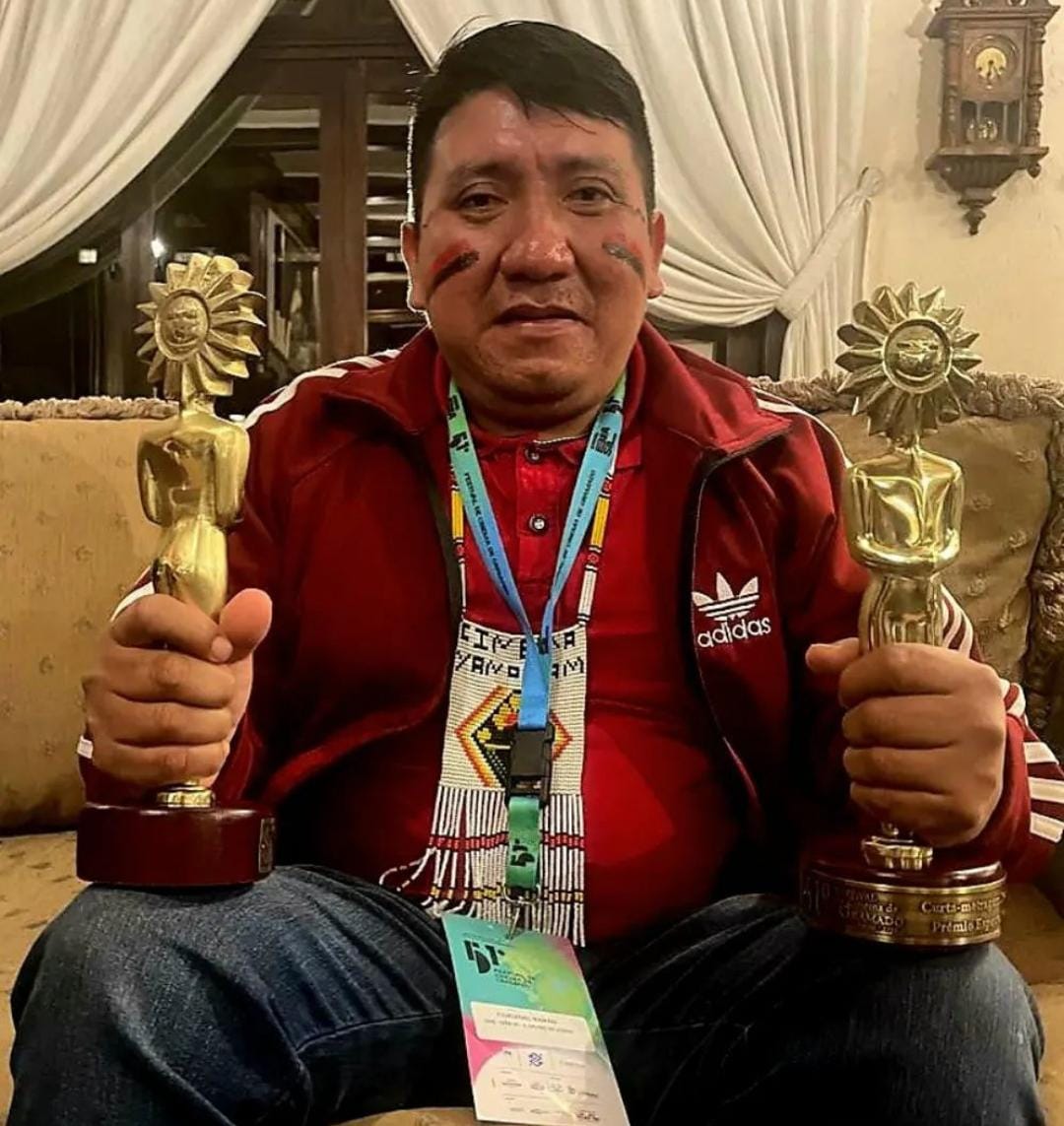 Morzaniel Ɨramari vive na comunidade Watoriki, região Demini, na Terra Indígena Yanomami (Foto: Instagram @Hutukara_yanomami) Morzaniel Ɨramari vive na comunidade Watoriki, região Demini, na Terra Indígena Yanomami (Foto: Instagram @Hutukara_yanomami)
