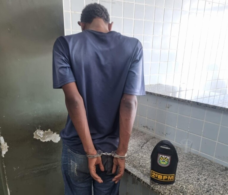 Suspeito foi encaminhado à Central de Flagrantes (Foto: Divulgação)