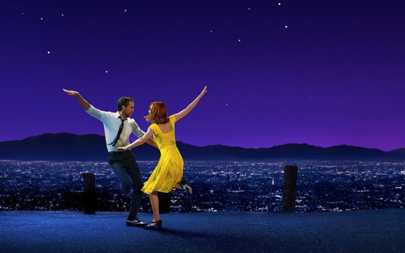 Os musicais ganham vida no cinema com cinco recomendações essenciais, combinando atuações premiadas e trilhas sonoras cativantes. Foto: Divulgação/Paris Filmes Os musicais ganham vida no cinema com cinco recomendações essenciais, combinando atuações premiadas e trilhas sonoras cativantes. Foto: Divulgação/Paris Filmes
