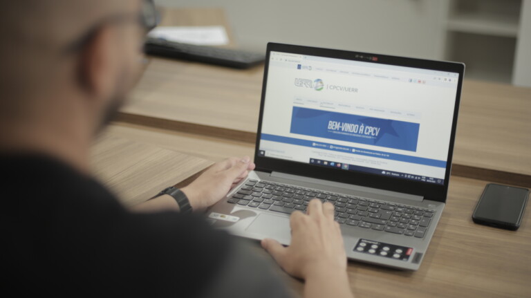 Aprovados deverão realizar pré-matrícula até o dia 9 de agosto, pela internet (Foto: Divulgação/UERR)
