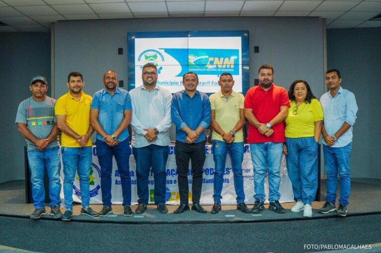 Mesa diretora da nova associação (Foto: Divulgação)