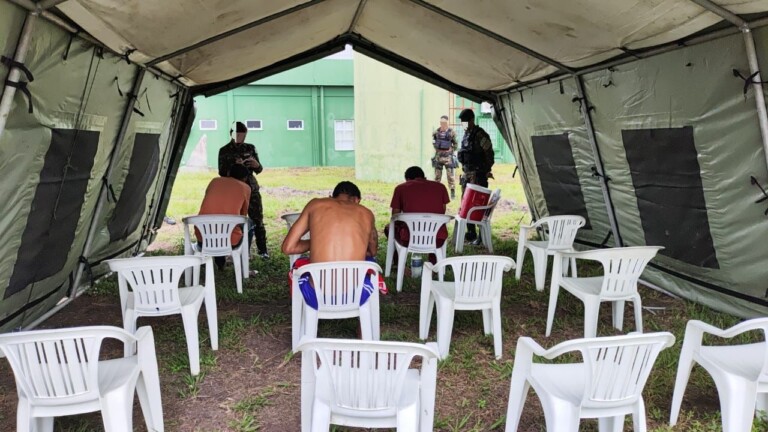 Garimpeiros foram detidos nessa segunda-feira (31) (Foto; Divulgação/Forças Armadas)