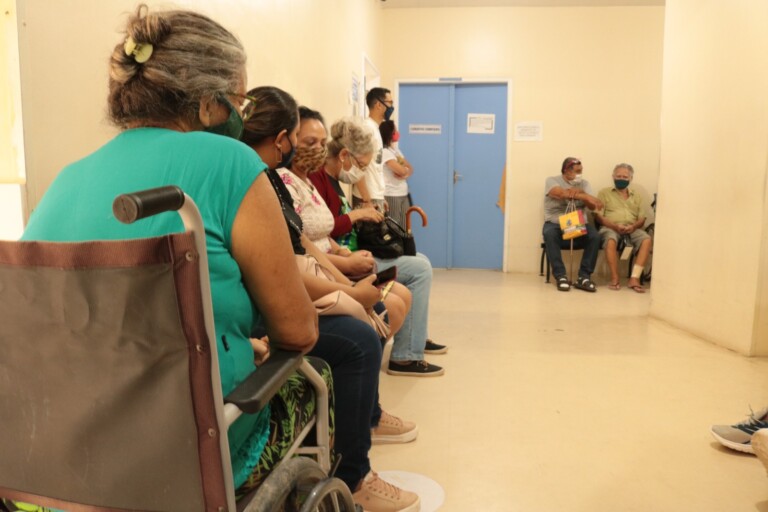 A denunciante relata que já está há três meses tentando conseguir uma vaga para o exame de laringoscopia. (Foto: Nilzete Franco/Folha BV)