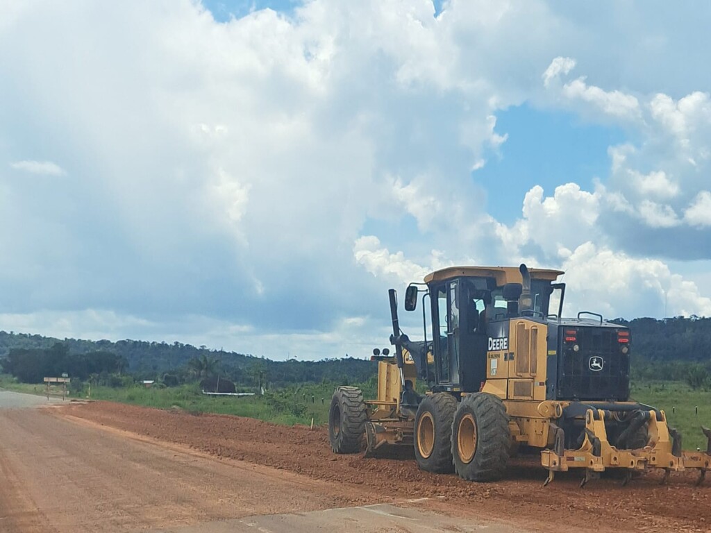 Manutenção de drenagem ocorre no km 219 da rodovia. (Foto: reprodução/DNIT-RR)