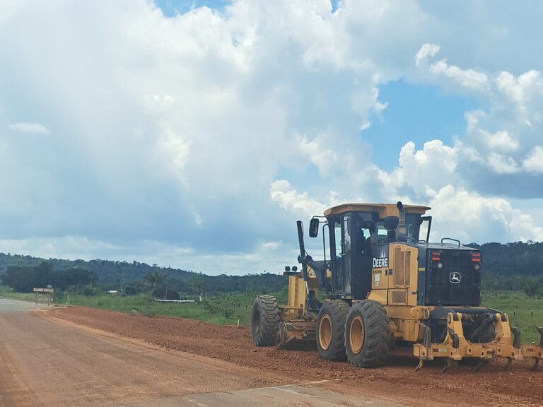 Manutenção de drenagem ocorre no km 219 da rodovia. (Foto: reprodução/DNIT-RR)