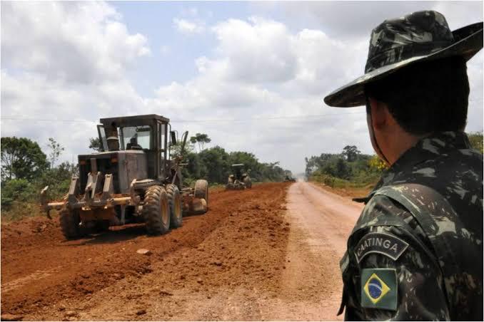 Nicoletti apresenta Projeto que permite ao Exército administrar rodovias mediante recursos de pedágios Nicoletti apresenta Projeto que permite ao Exército administrar rodovias mediante recursos de pedágios