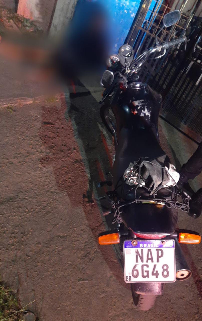 A moto foi apreendida e encaminhada para que sejam tomadas as devidas providências. (Foto: Divulgação) A moto foi apreendida e encaminhada para que sejam tomadas as devidas providências. (Foto: Divulgação)