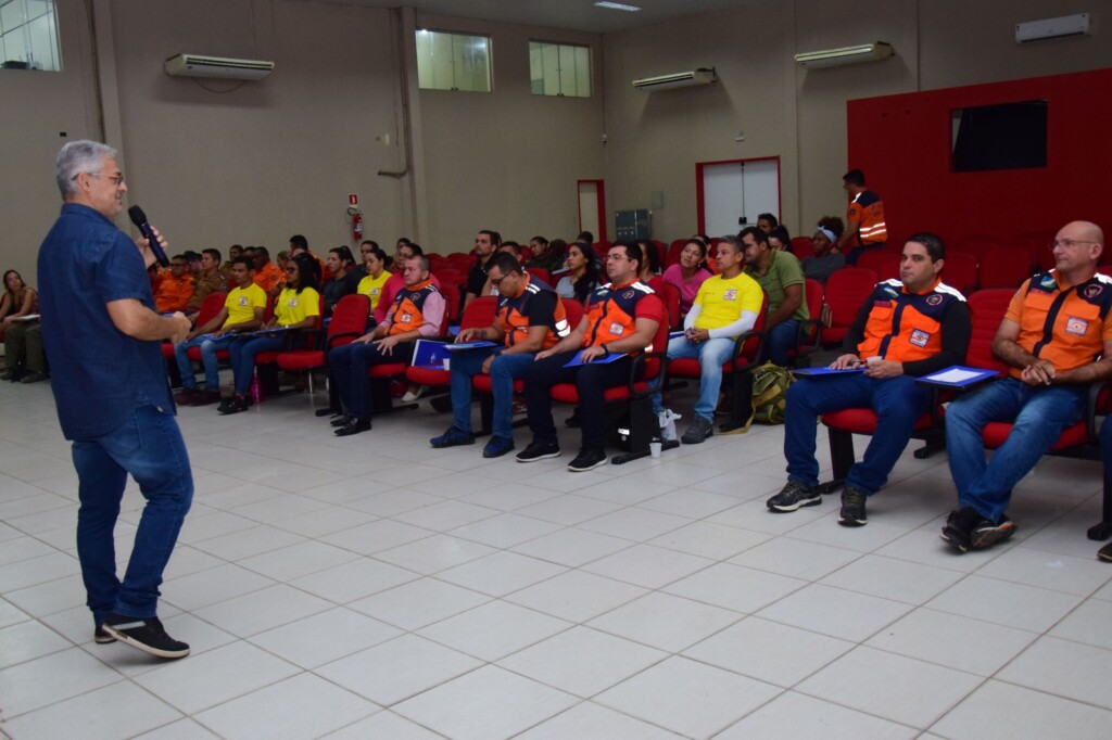 O evento teve como público alvo profissionais e instituições que atuam no combate aos incêndios e queimadas em Roraima. (Foto: Nilzete Franco/Folha BV)