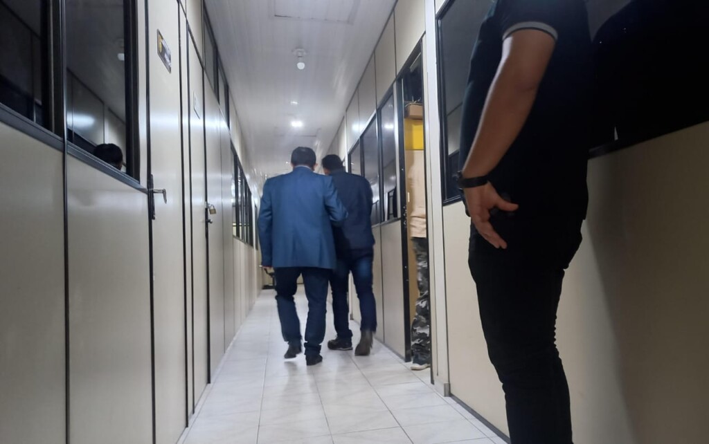 Falso médico e a esposa se apresentaram com o advogado (Foto: Nilzete Franco/FolhaBV) Falso médico e a esposa se apresentaram com o advogado (Foto: Nilzete Franco/FolhaBV)