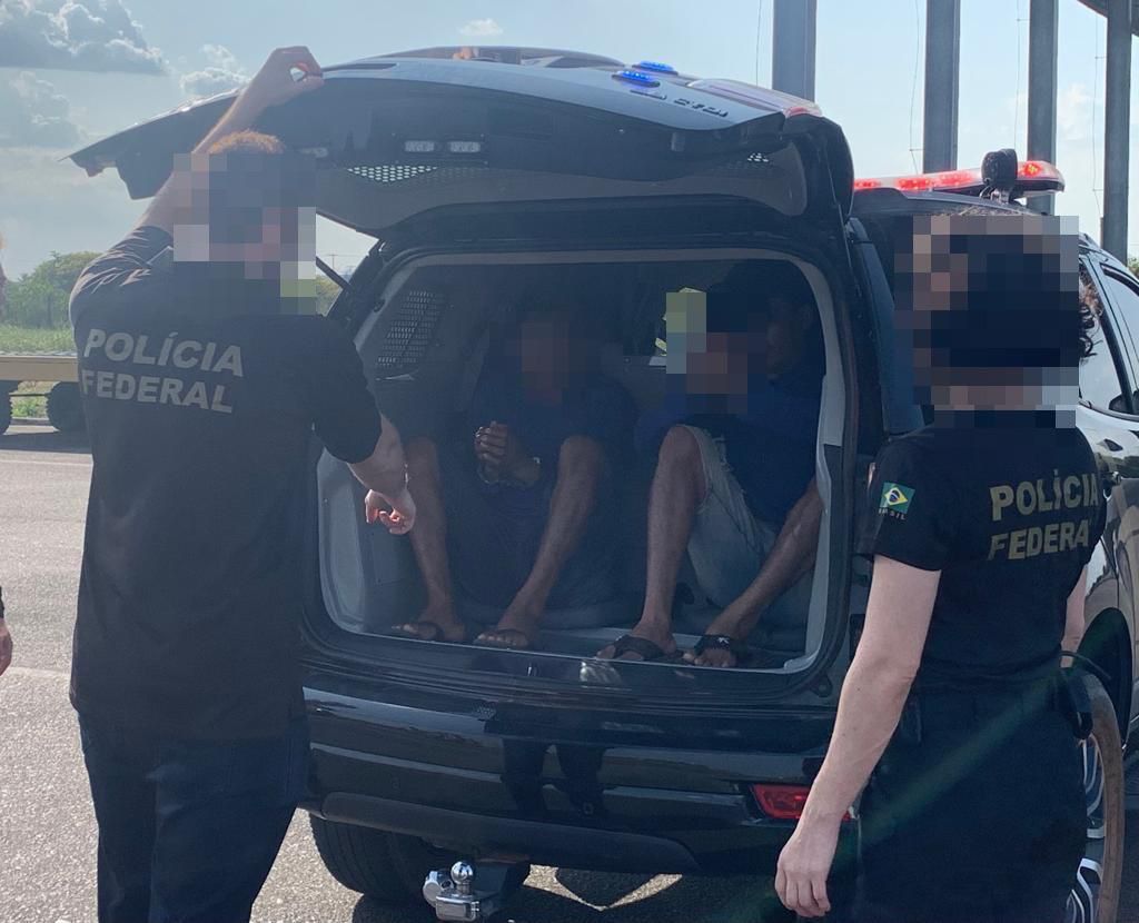 Garimpeiros foram presos durante ação conjunta (Foto: Divulgação/Forças Armadas)