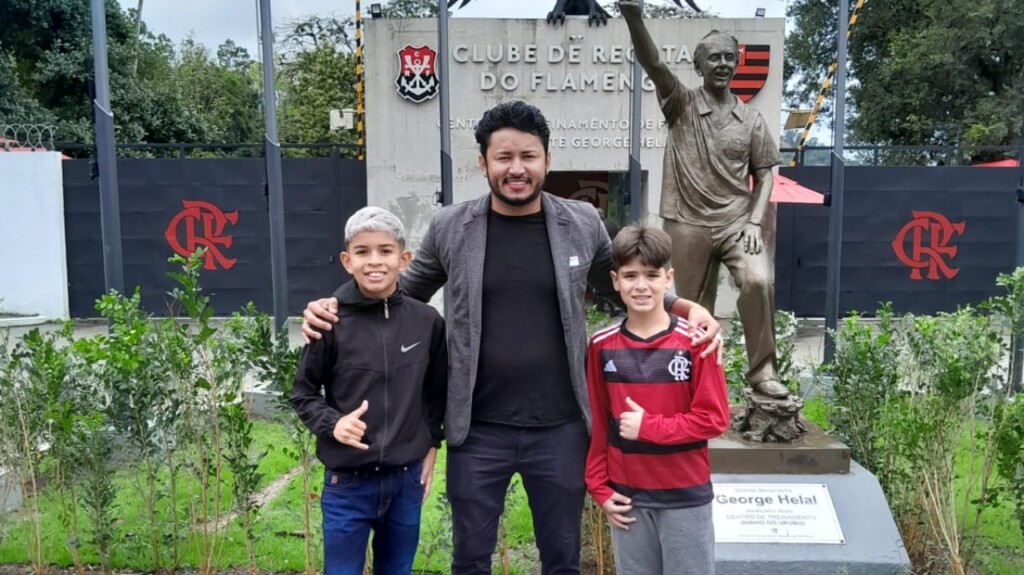 O agente Bruno Farias com Murilo Rodrigues e Noah Felipe Uchoa Aragão (Foto: Arquivo pessoal) O agente Bruno Farias com Murilo Rodrigues e Noah Felipe Uchoa Aragão (Foto: Arquivo pessoal)