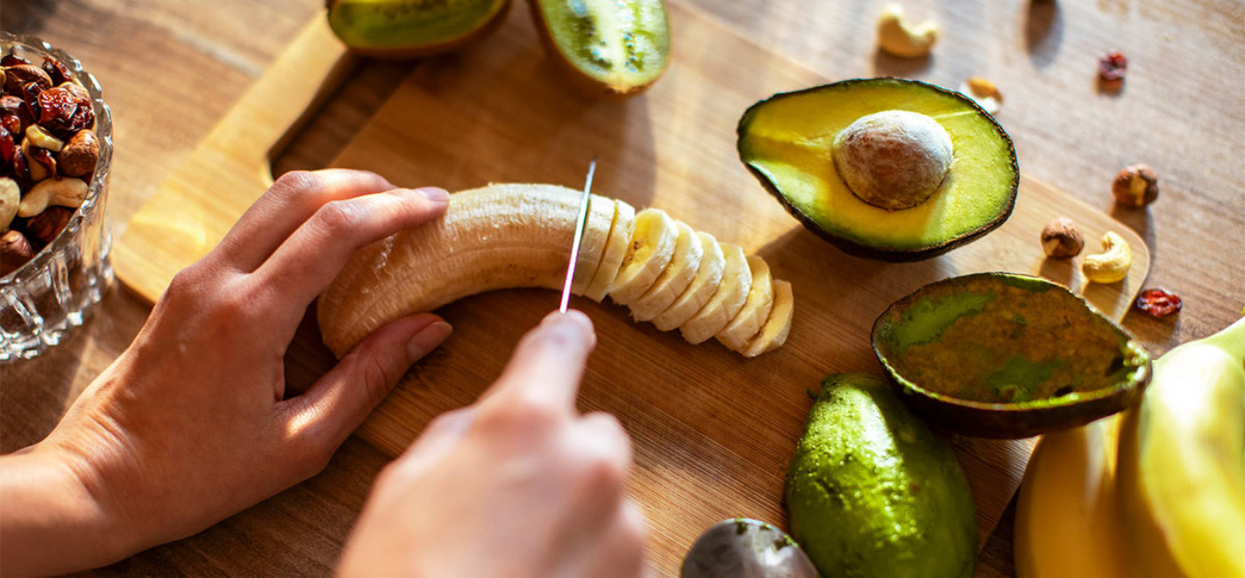 Estudos apontam alimentos, como a banana, que auxiliam no aumento de energia para enfrentar a semana. Foto: Internet Estudos apontam alimentos, como a banana, que auxiliam no aumento de energia para enfrentar a semana. Foto: Internet