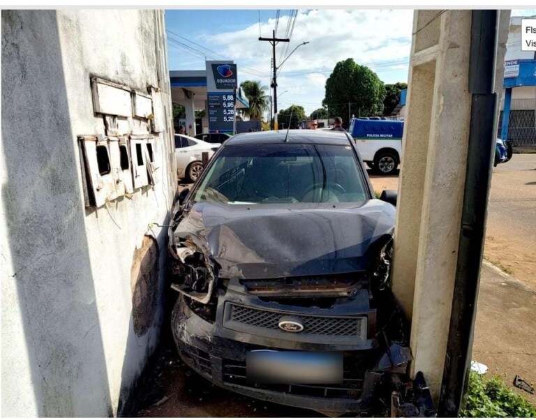 Acidente ocorreu na Rua Carmelo cruzamento com Rua Nivaldo da Conceição Gutierrez (Foto: Divulgação)