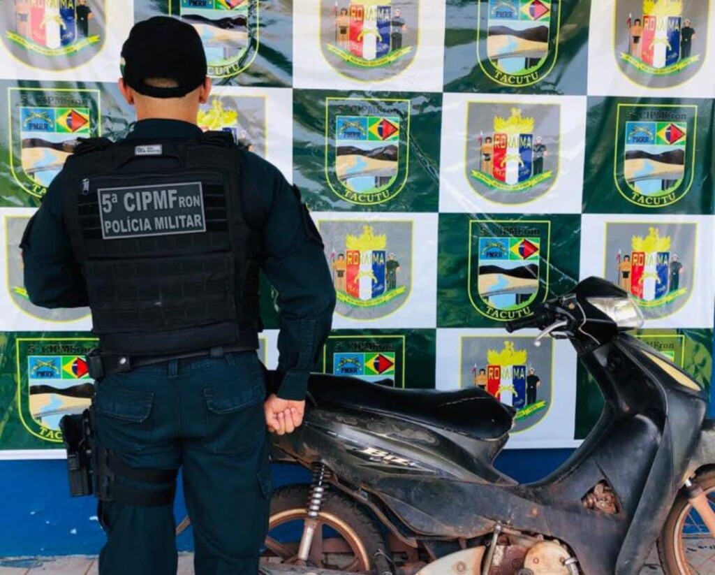 Moto estava sinalizada como furtada/roubada no sistema da Polícia. (Foto: Ascom/PMRR) Moto estava sinalizada como furtada/roubada no sistema da Polícia. (Foto: Ascom/PMRR)