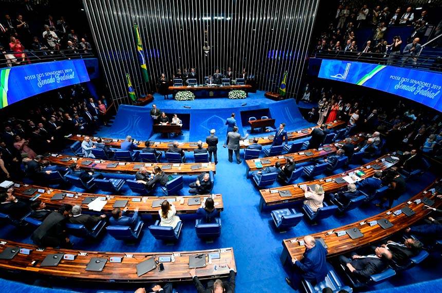 A matéria foi aprovada com 70 votos favoráveis nas duas etapas e seguirá para votação na Câmara dos Deputados. A matéria foi aprovada com 70 votos favoráveis nas duas etapas e seguirá para votação na Câmara dos Deputados.