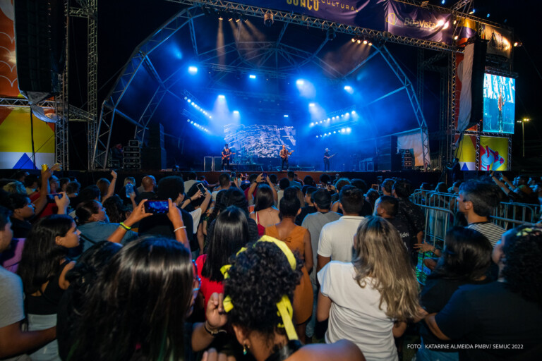 Como na primeira edição, os shows acontecem simultaneamente nos palcos Lua e Sol