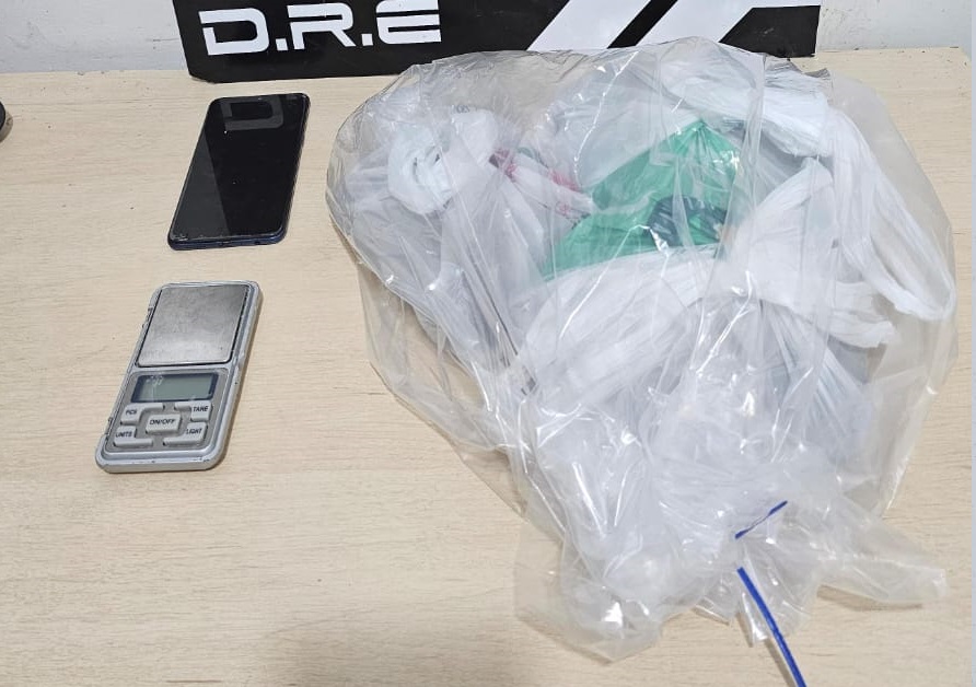 Skunk e balança de precisão foram apreendidos na ação (Foto: Divulgação/PCRR) Skunk e balança de precisão foram apreendidos na ação (Foto: Divulgação/PCRR)