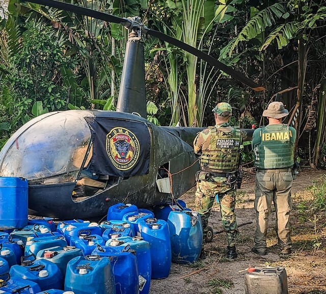 Peças e 2 mil litros de combustível também foram encontrados no local. (Foto: reprodução/PF)