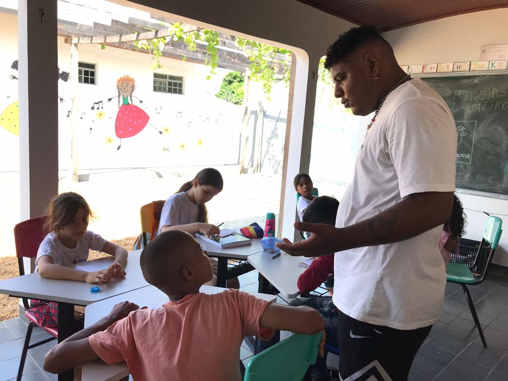 Ygor Ferreira aplica o projeto em centros de ensino, como o Espaço Saber. (Foto: arquivo pessoal) Ygor Ferreira aplica o projeto em centros de ensino, como o Espaço Saber. (Foto: arquivo pessoal)