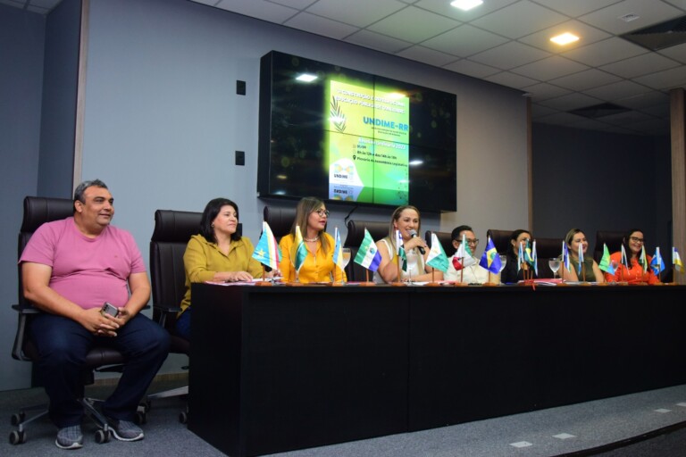 O encontro reuniu os principais agentes de educação do estado. (Foto: Nilzete Franco/Folha BV)