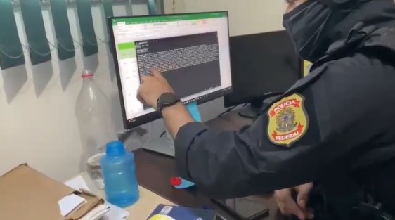 PF faz busca e apreensão na casa da secretária estadual de Saúde
