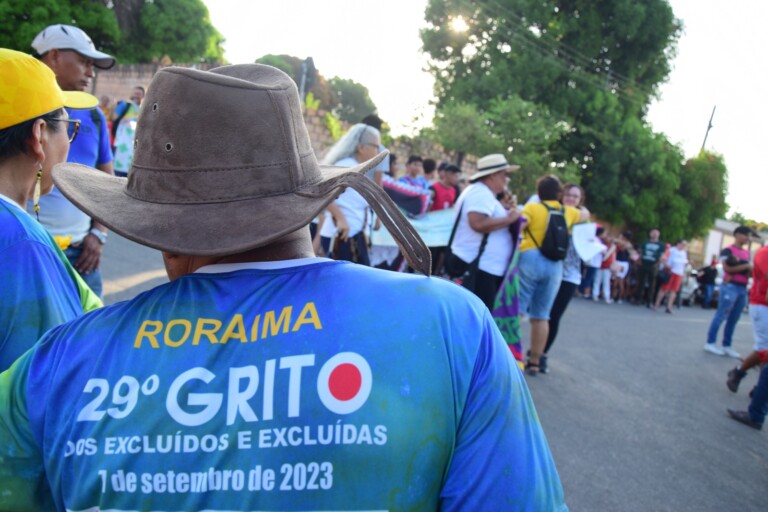 O Grito dos Excluídos e Excluídas iniciou na Igreja COIMA (Coração Imaculado de Maria). (Foto: Nilzete Franco/FolhaBV)