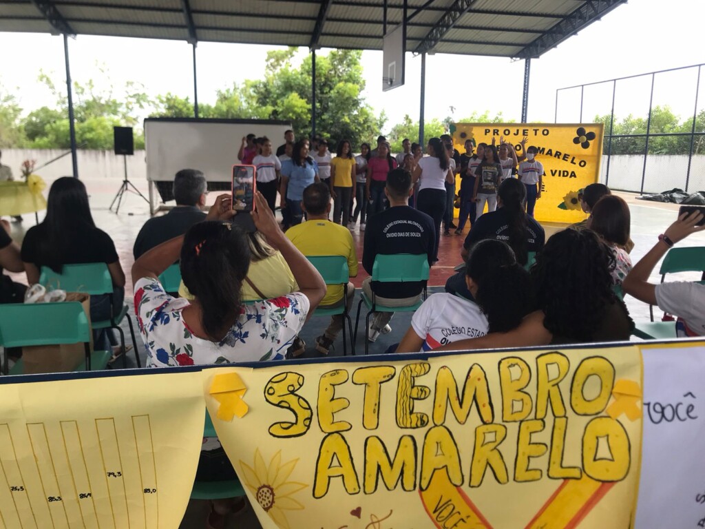 Apresentação de coral e teatro foram umas das atividades organizadas por alunos e professores Apresentação de coral e teatro foram umas das atividades organizadas por alunos e professores
