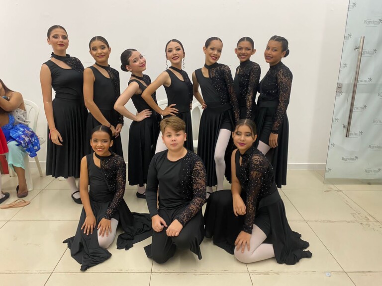 Alunos da escolha e companhia de dança Aura. (Foto: Divulgação)