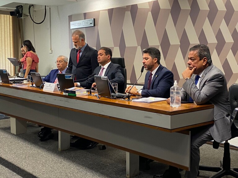 "Roraima é vítima da ampliação exagerada de terras indígenas", defende senador