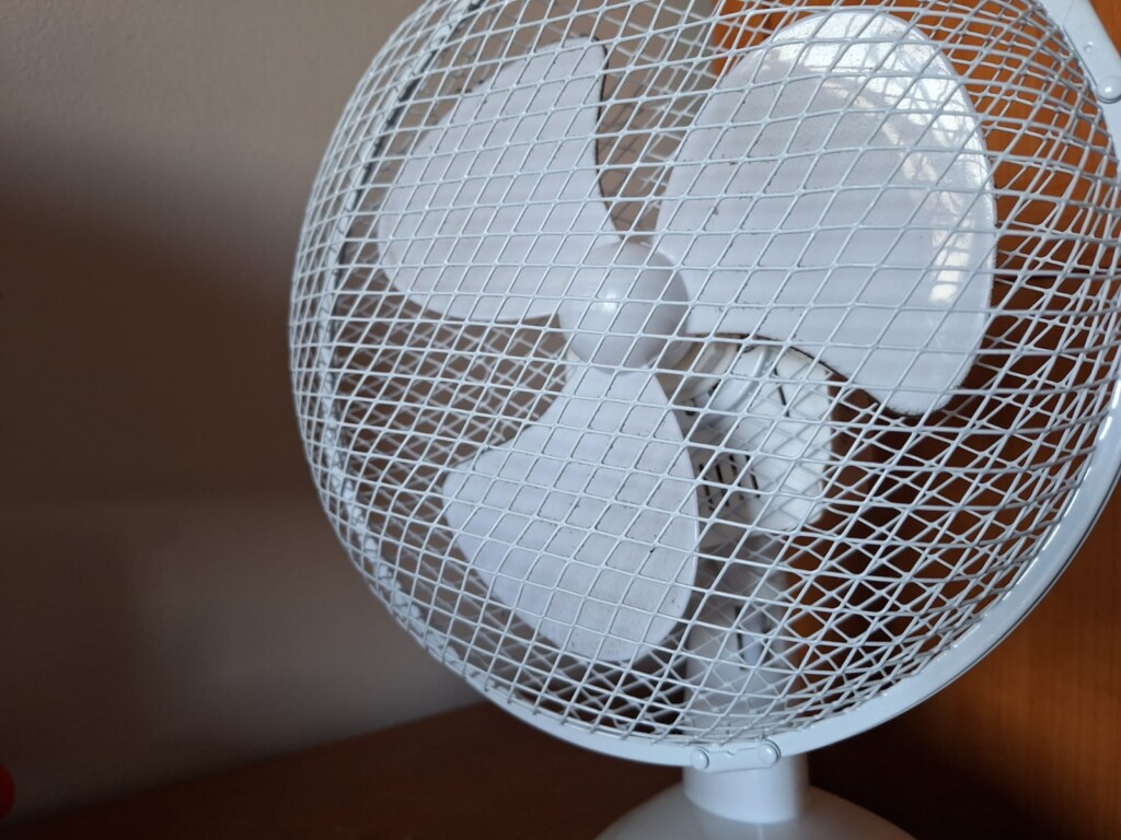 Ondas de calor: Dicas simples para não ter surpresas na conta de energia elétrica Ondas de calor: Dicas simples para não ter surpresas na conta de energia elétrica