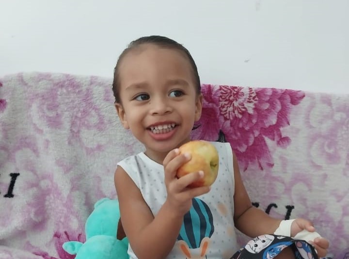 Célula cancerÃgena foi descoberta no dia 06 de setembro, após muitas machas no corpo de Arthur. (Foto: arquivo pessoal) Célula cancerÃgena foi descoberta no dia 06 de setembro, após muitas machas no corpo de Arthur. (Foto: arquivo pessoal)